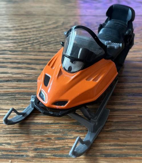 Prachtige Skiscooter Siku Duitsland, Hobby en Vrije tijd, Modelauto's | Overige schalen, Zo goed als nieuw, Ophalen