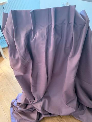 Gordijnen bordeaux 2x 127 breed en 190 cm hoog beschikbaar voor biedingen