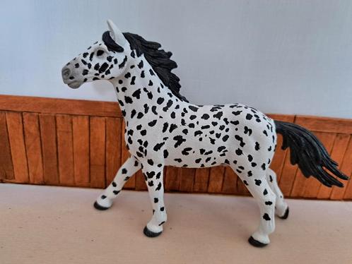 Schleich repaint mustang hengst, Verzamelen, Dierenverzamelingen, Zo goed als nieuw, Beeldje of Figuurtje, Paard, Ophalen of Verzenden