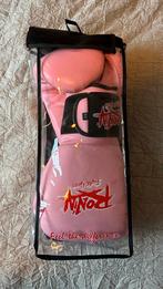 Pink 16 oz Women’s Boxing Gloves – Great Condition!, Sport en Fitness, Ophalen of Verzenden, Zo goed als nieuw, Bokshandschoenen