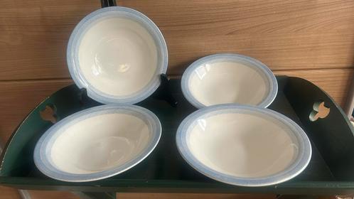4 diepe borden van Ikea, wit/blauwe rand p/4:, Huis en Inrichting, Keuken | Servies, Zo goed als nieuw, Bord(en), Overige stijlen