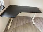 IKEA zwart hoekbureau / IKEA black corner desk, Huis en Inrichting, Bureaus, Ophalen, In hoogte verstelbaar, Gebruikt, Bureau