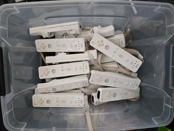 Wii controllers defect beschikbaar voor biedingen