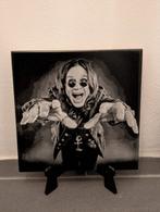 Ozzy Osbourne Tegeltje met Standaard, Verzenden