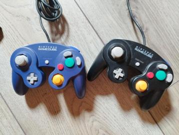 2 gamecube controllers beschikbaar voor biedingen