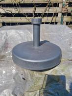 *** 2 x LICHT GEWICHTE PARASOL VOETEN ***, Ophalen of Verzenden, Zo goed als nieuw
