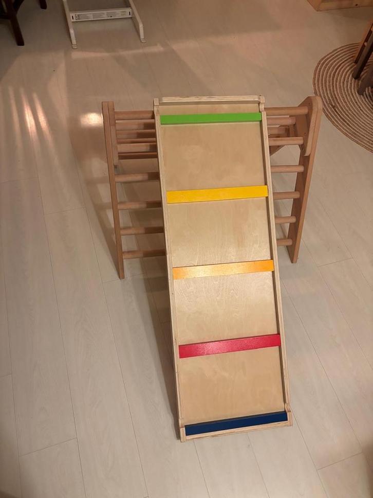 Pikler Speeldriehoek Klimrek met Glijbaan binnen, Kinderen en Baby's, Speelgoed | Houten speelgoed, Zo goed als nieuw, Ophalen