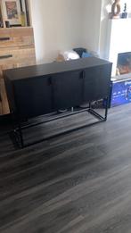 Zwart metalen dressoir VIRUM, 100 tot 150 cm, Ophalen of Verzenden, Zo goed als nieuw, Metaal