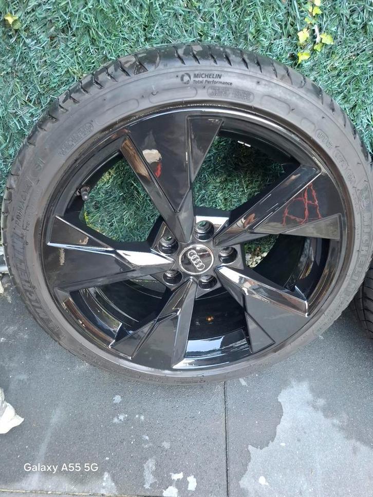 Audi A3  orginele 18 inch Zwart Glans Velgen met Banden, Auto-onderdelen, Banden en Velgen, Banden en Velgen, Zomerbanden, 18 inch