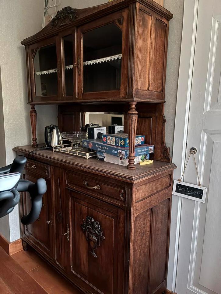 Bescheiden mechelse kast, Antiek en Kunst, Antiek | Meubels | Kasten, Ophalen of Verzenden