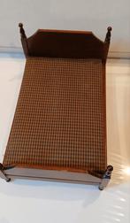 2 persoonsbed poppenhuis, Ophalen of Verzenden, Gebruikt, Poppenhuis