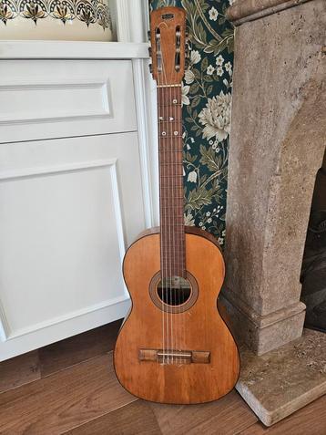 Mooie Juan Cortes gitaar beschikbaar voor biedingen