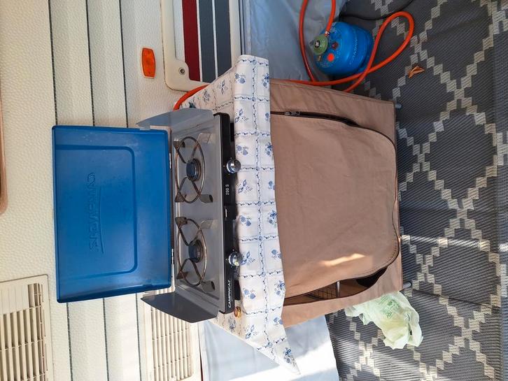 Campinggastel plus keukenkastje., Caravans en Kamperen, Kampeeraccessoires, Gebruikt, Ophalen