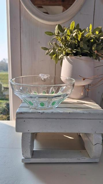 Vintage glazen schaal met groene accenten, salad bowl beschikbaar voor biedingen