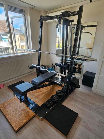 Complete Home Gym Krachtstation + Gewichten & Stangen beschikbaar voor biedingen