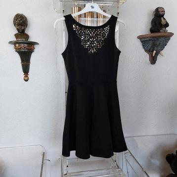 Jurk van het merk Atmosphere.  Maat 32 beschikbaar voor biedingen