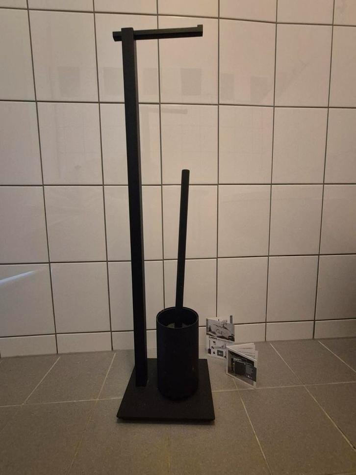 Design Zack wcrolhouder butler staand, Huis en Inrichting, Badkamer | Badtextiel en Accessoires, Zo goed als nieuw, Zwart, Ophalen