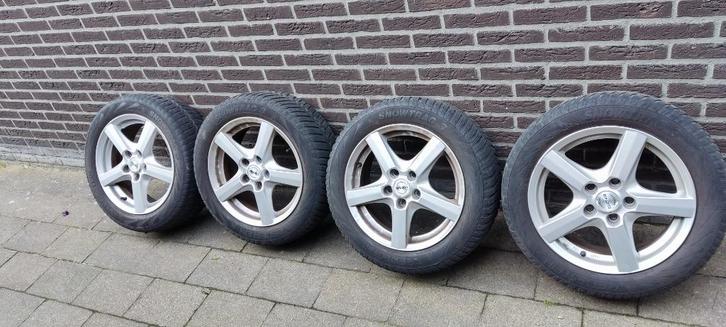 Vredestein snowtrac 3 winterbanden plus Enzo velgen, Auto-onderdelen, Banden en Velgen, Banden en Velgen, Winterbanden, 16 inch