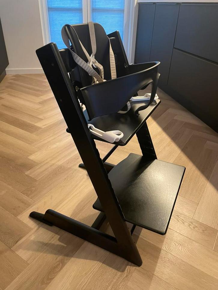Stokke tripp trapp set COMPLEET, Kinderen en Baby's, Kinderstoelen, Zo goed als nieuw, Meegroeistoel, Afneembaar eetblad, Gordel(s)