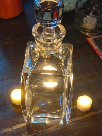 zwaar Crystal fles.. beschikbaar voor biedingen