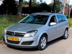 Opel Astra 1.6-16V / Navi / LM-V / Airco / Cruise / Trekhaak, Auto's, Opel, Voorwielaandrijving, Zwart, 4 cilinders, Origineel Nederlands