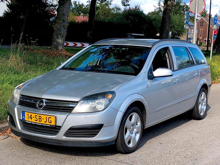 Opel Astra 1.6-16V / Navi / LM-V / Airco / Cruise / Trekhaak, Auto's, Opel, Particulier, Astra, ABS, Airbags, Airconditioning
