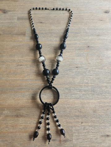 Ketting lang zwart glas, retro beschikbaar voor biedingen