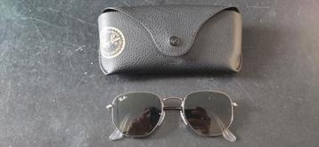 Ray-Ban Hexagonal Zonnebril met Etui beschikbaar voor biedingen