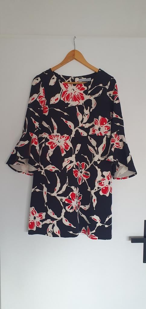 Jurk zwart crème rood Rinascimento M, Ophalen of Verzenden, Zo goed als nieuw, Rood, Boven de knie