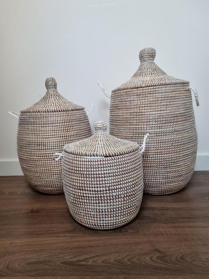 Afrikaanse zeegras opbergmanden handgemaakt in Senegal, Huis en Inrichting, Woonaccessoires | Schalen en Manden, Nieuw, Rond, Riet