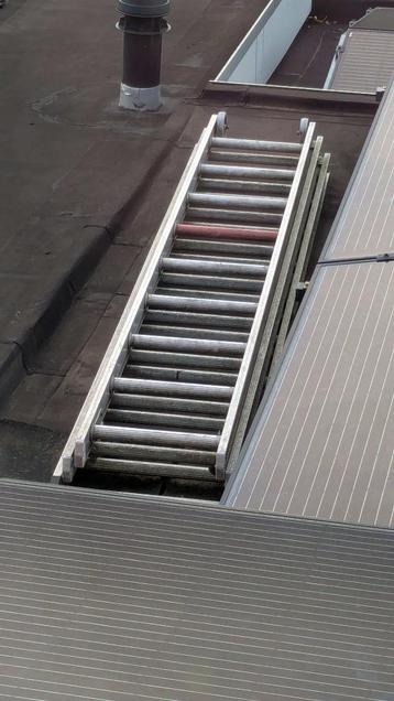 Altrex ladder beschikbaar voor biedingen