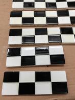 110 Antieke randtegels zwart wit geblokt 5x15cm, Ophalen