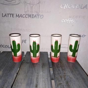 Vaasjes met cactusafbeelding set van 4 beschikbaar voor biedingen