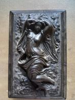 Houtsnijwerk liggende oosterse vrouw, godin, danseres?, Ophalen of Verzenden