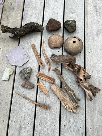 Hout, lavasteen, leisteen en voor aquarium decoratie beschikbaar voor biedingen