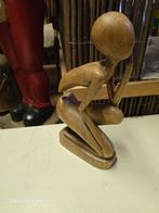 Handgesneden abstracte figuur van suarhout: yoga-meditatie, Ophalen