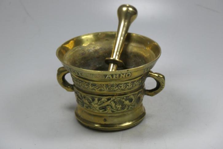 Mooie grote antieke bronzen vijzel met stamper., Antiek en Kunst, Antiek | Koper en Brons, Brons, Ophalen of Verzenden