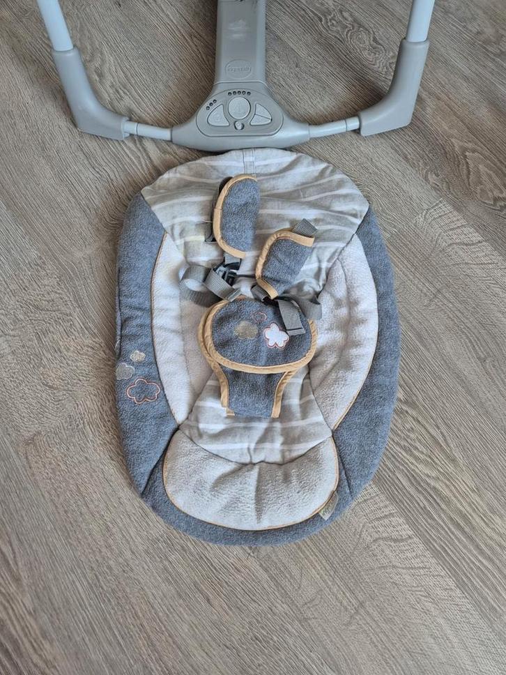 Ingenuity Swing and Go, automatische schommelstoel baterijen, Kinderen en Baby's, Wipstoeltjes, Gebruikt, Overige merken, Ophalen of Verzenden