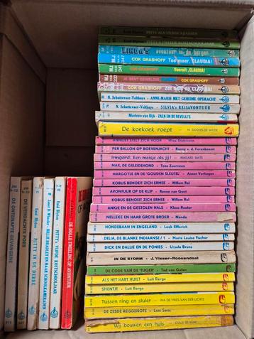 Witte Raven & Valken Serie – Nostalgie voor de boekenliefheb beschikbaar voor biedingen