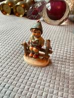 Goebel Beeldje Jongen met Vogel, Antiek en Kunst, Antiek | Keramiek en Aardewerk, Ophalen