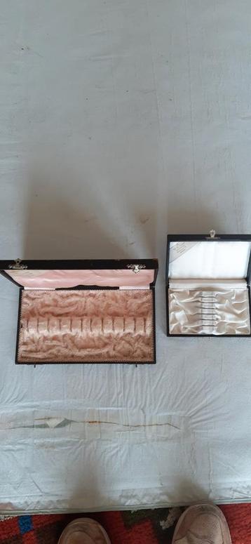 2 antieke cassettes voor theelepeltjes/gebakvorkjes (6 of12) beschikbaar voor biedingen