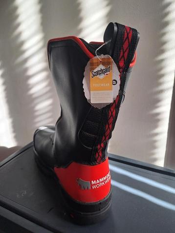 Mammoet Barge veiligheidslaars !! beschikbaar voor biedingen