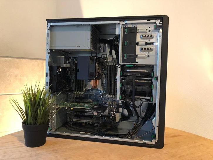 PC met 2 monitoren -  8 core - 32 Gb - 1.5 Tb - Win 11, Computers en Software, Servers, Zo goed als nieuw, 3 tot 4 Ghz, 32 GB