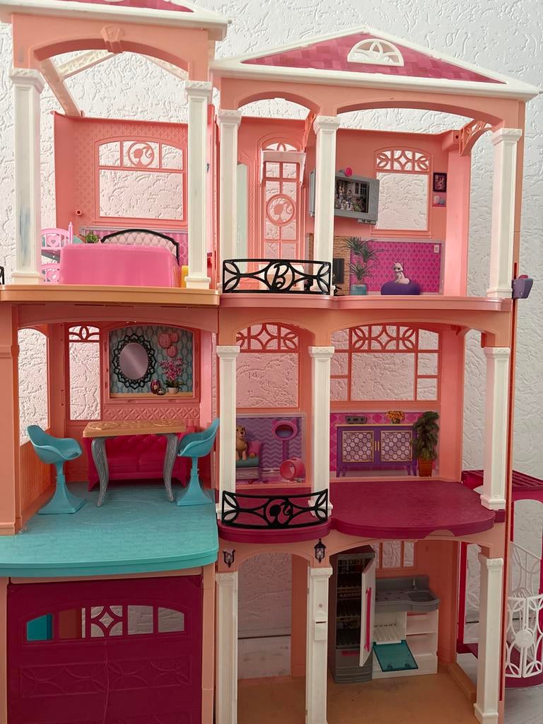 Barbie Dreamhouse - Groot Poppenhuis met Meerdere Verdieping, Kinderen en Baby's, Speelgoed | Poppenhuizen, Ophalen of Verzenden