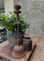 Robuuste Chinees ijzeren kandelaar sober sleets imperfect, Antiek en Kunst, Ophalen of Verzenden