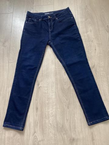 Jeans Jackie 40/30 beschikbaar voor biedingen