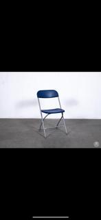 Partij rode en blauwe klapstoelen zgan, Ophalen, Zo goed als nieuw, Blauw