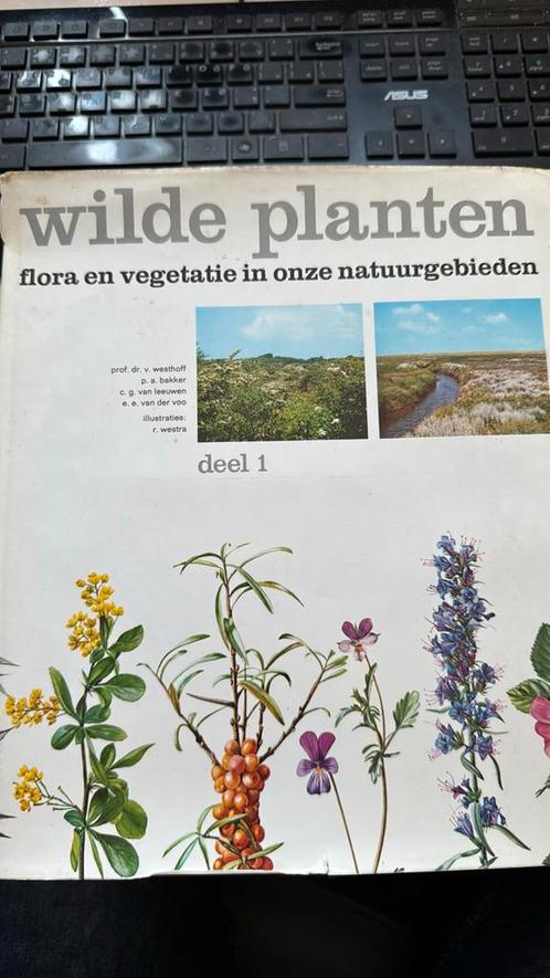 Wilde planten, deel 1 t/m 3, Westhoff e.a., Boeken, Natuur, Gelezen, Bloemen, Planten en Bomen, Ophalen of Verzenden
