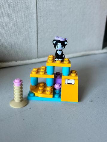 Verschillende Lego friends beschikbaar voor biedingen