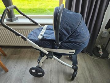 Nette kinderwagen, met alle toebehoren beschikbaar voor biedingen